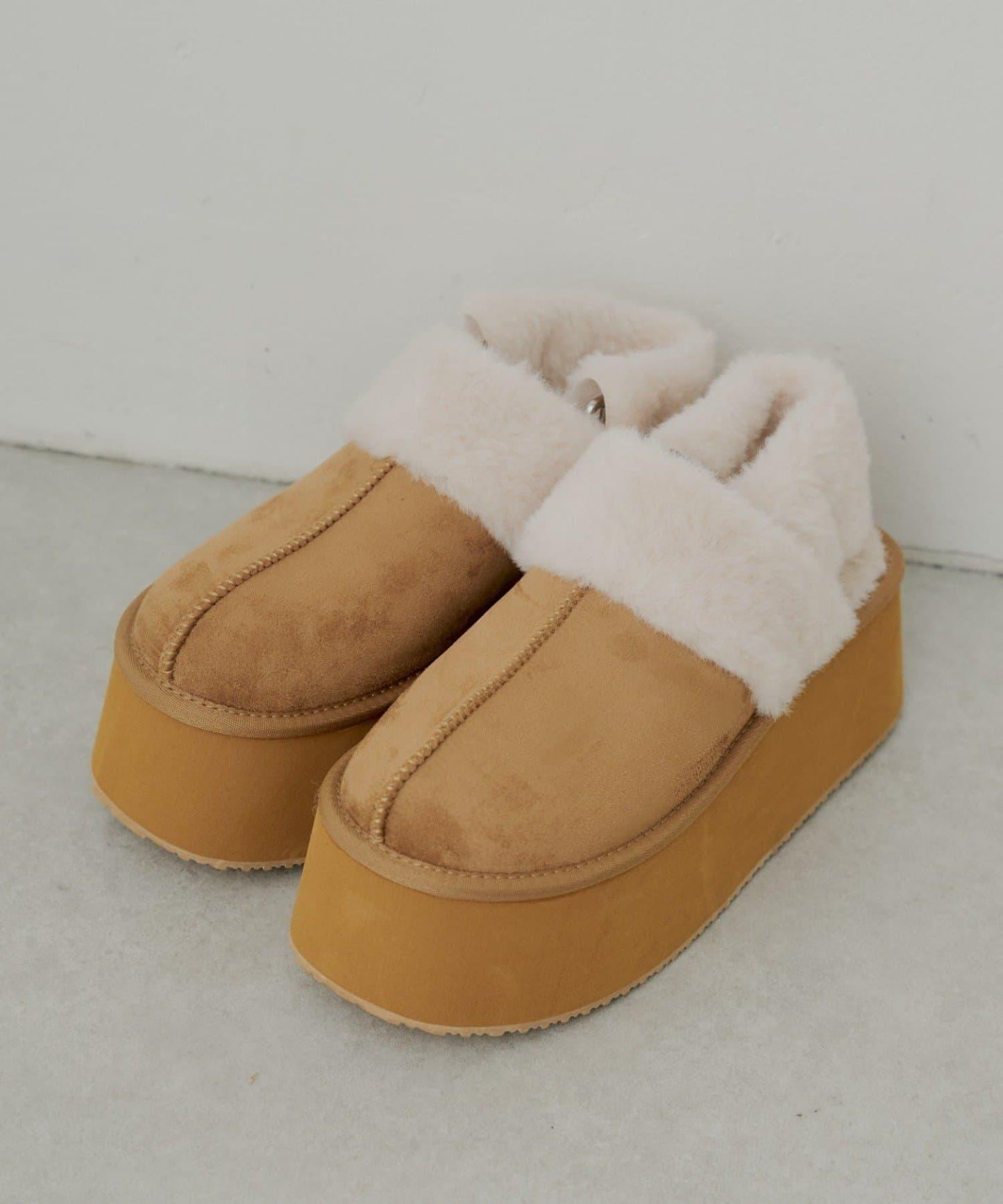 （暫定）厚底羊羔毛拖鞋