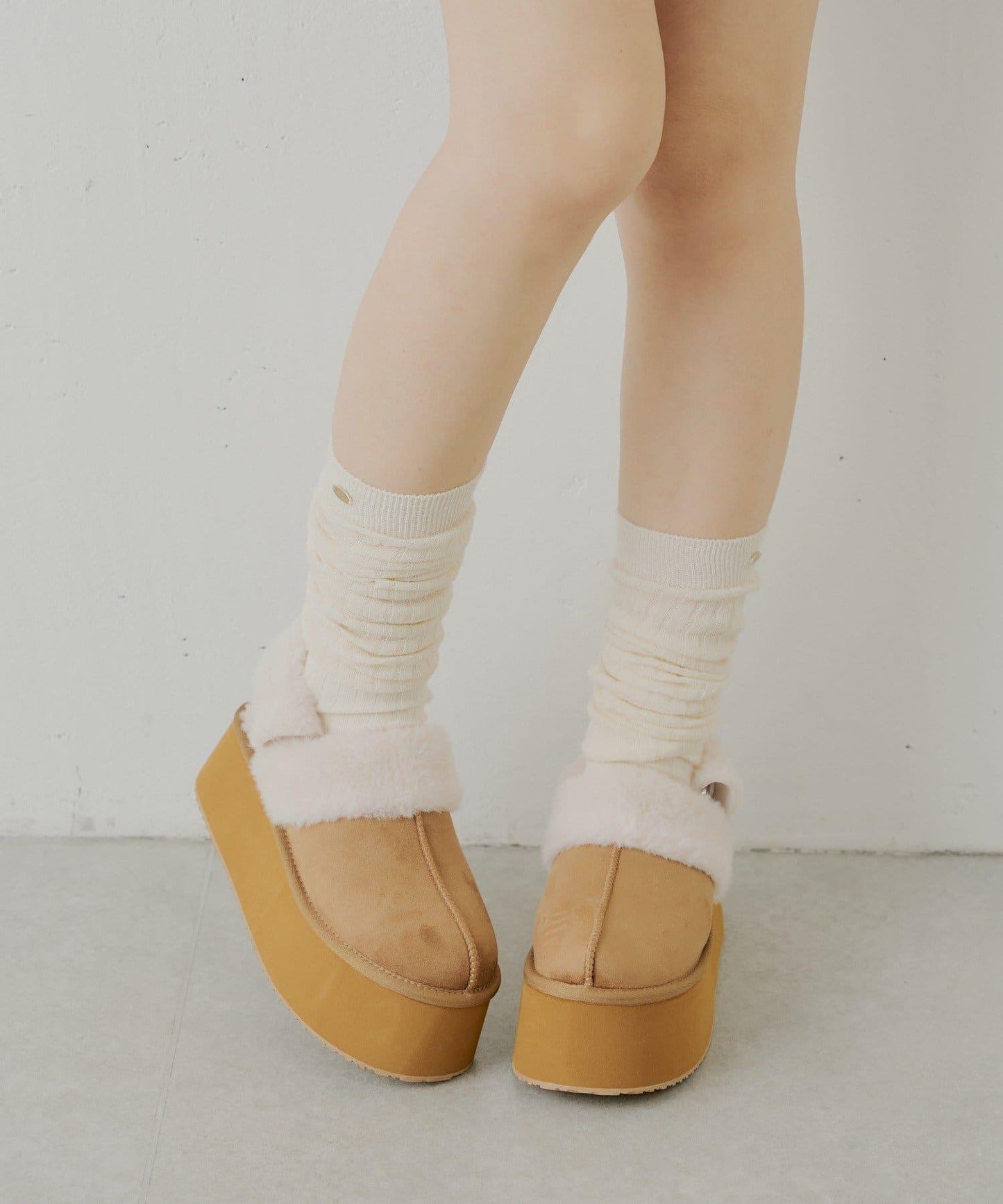 （暫定）厚底羊羔毛拖鞋