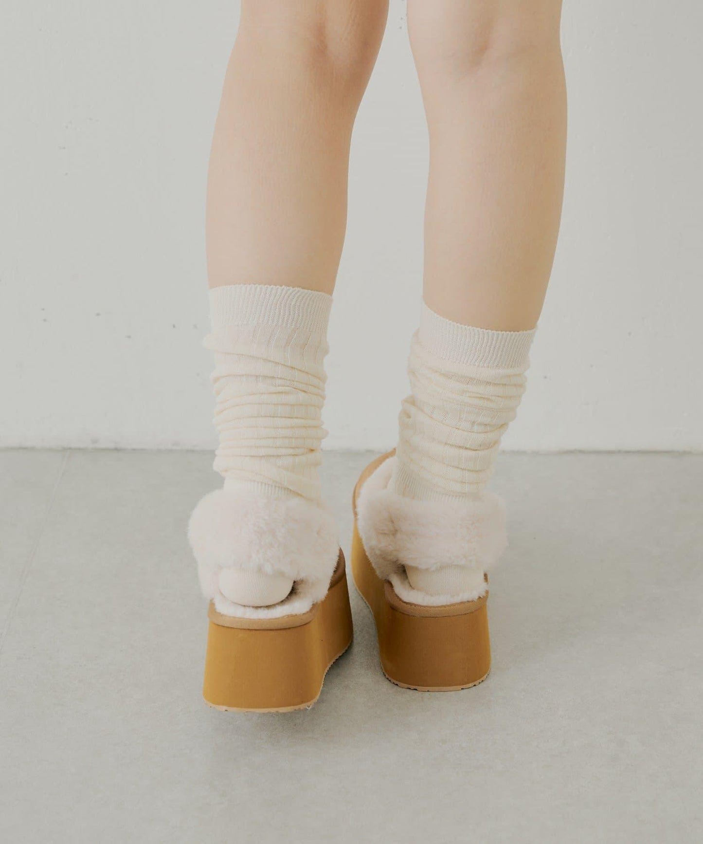 （暫定）厚底羊羔毛拖鞋