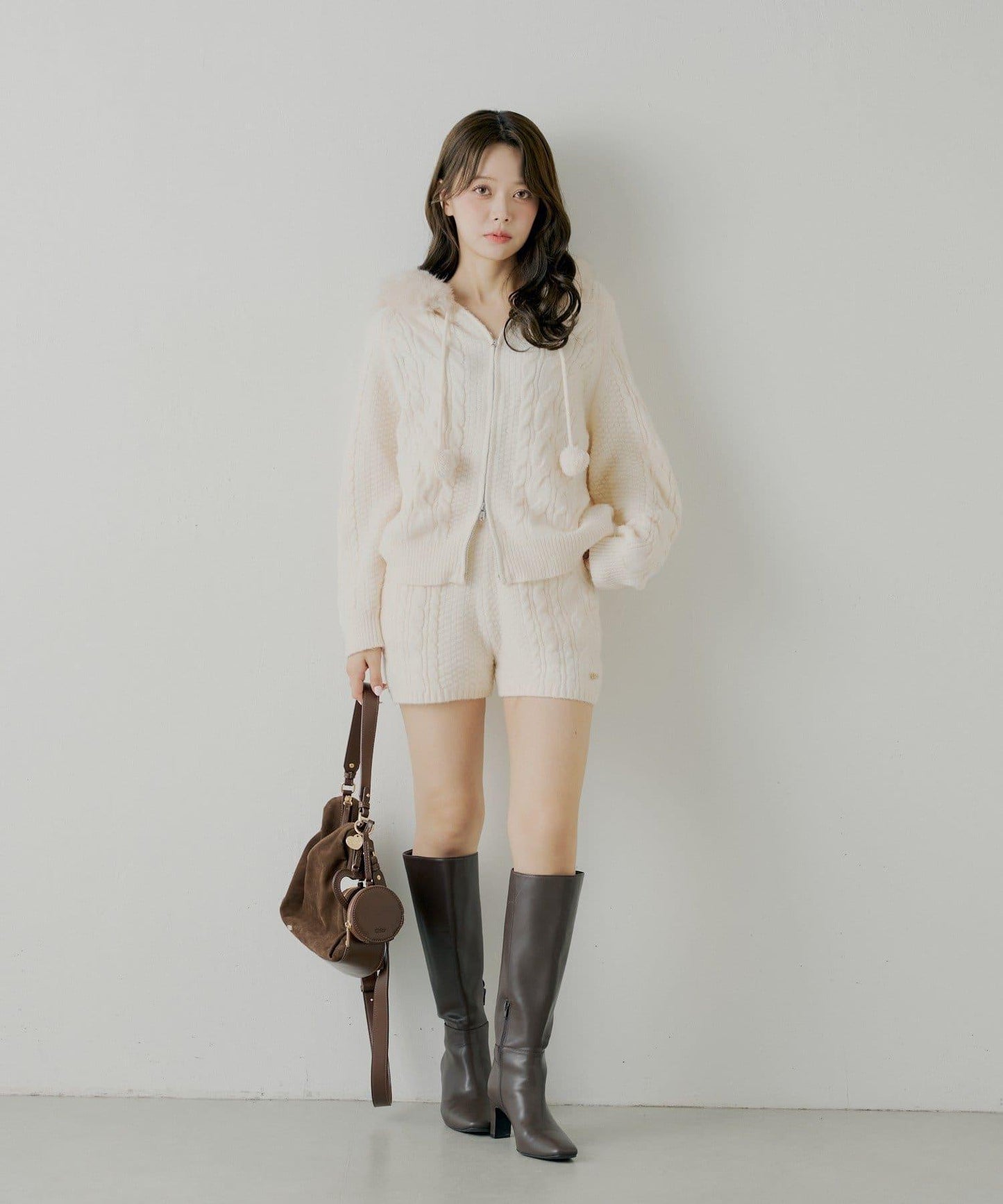 毛球裝飾毛絨連帽麻花針織開衫KT