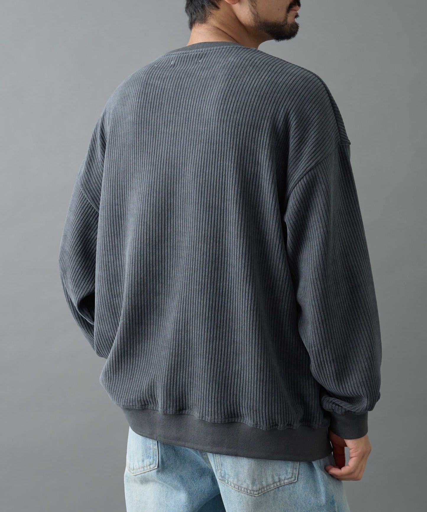 剪裁燈芯絨圓領衫