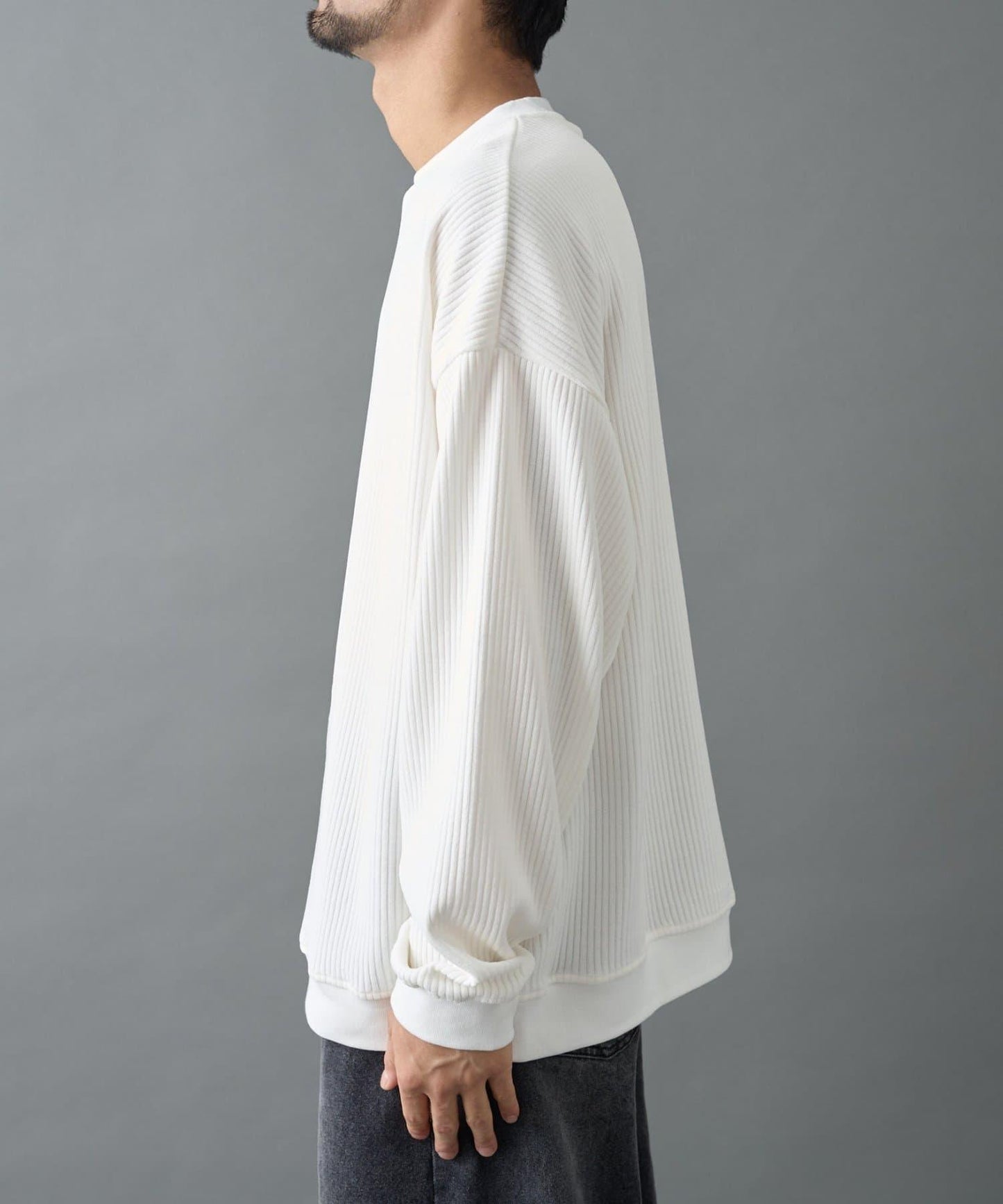 剪裁燈芯絨圓領衫