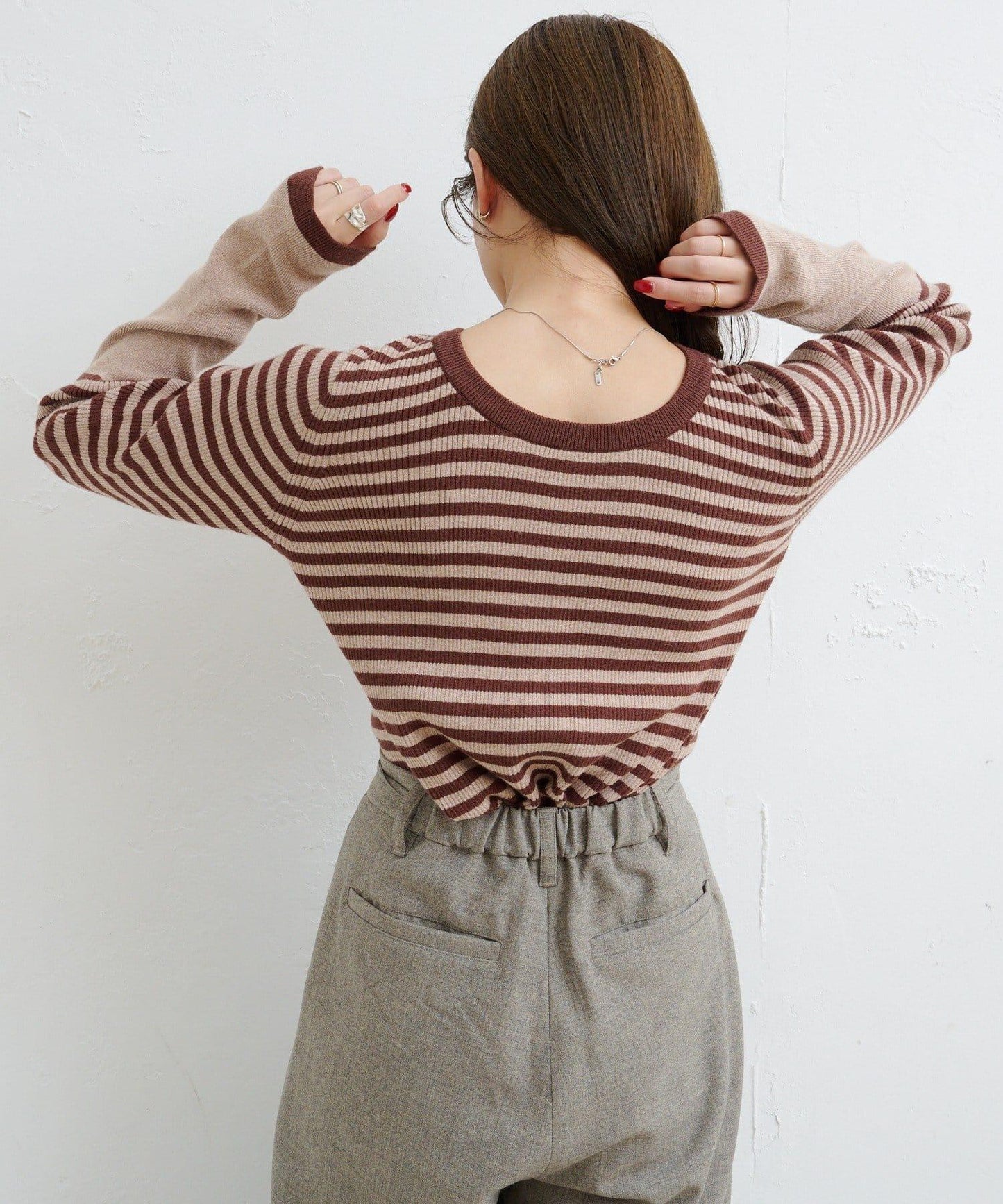 B條紋指洞針織上衣