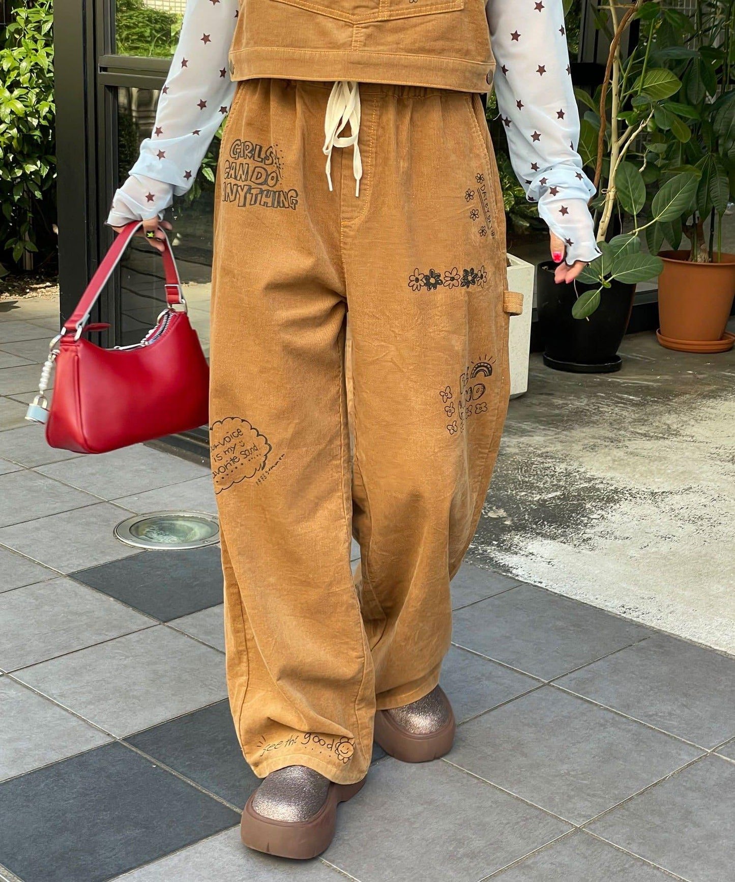 【HELLO.SANFRANCISCO/ハローサンフランシスコ】多穿法塗鴉燈芯絨拼色縫線揹帶褲