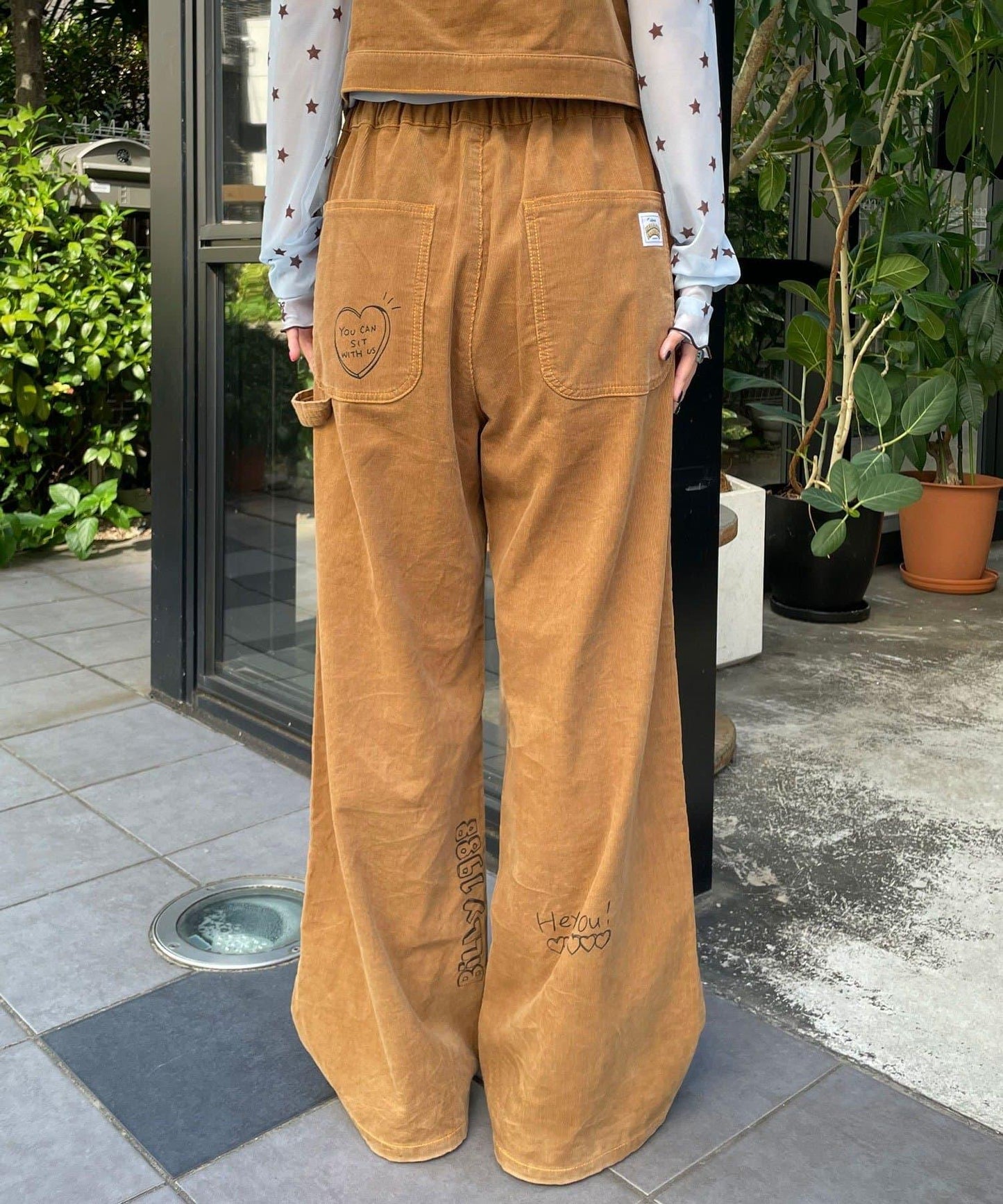 【HELLO.SANFRANCISCO/ハローサンフランシスコ】多穿法塗鴉燈芯絨拼色縫線揹帶褲