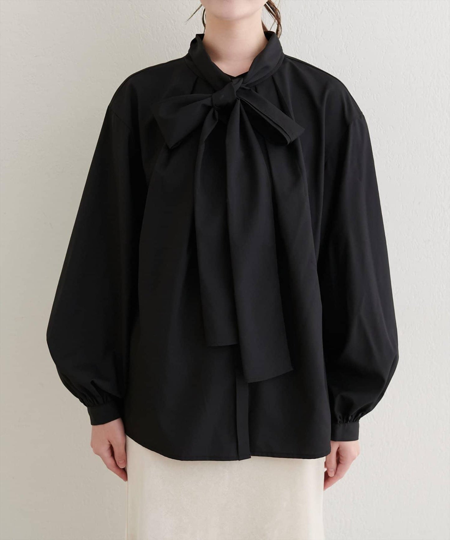 蝴蝶結領帶襯衫