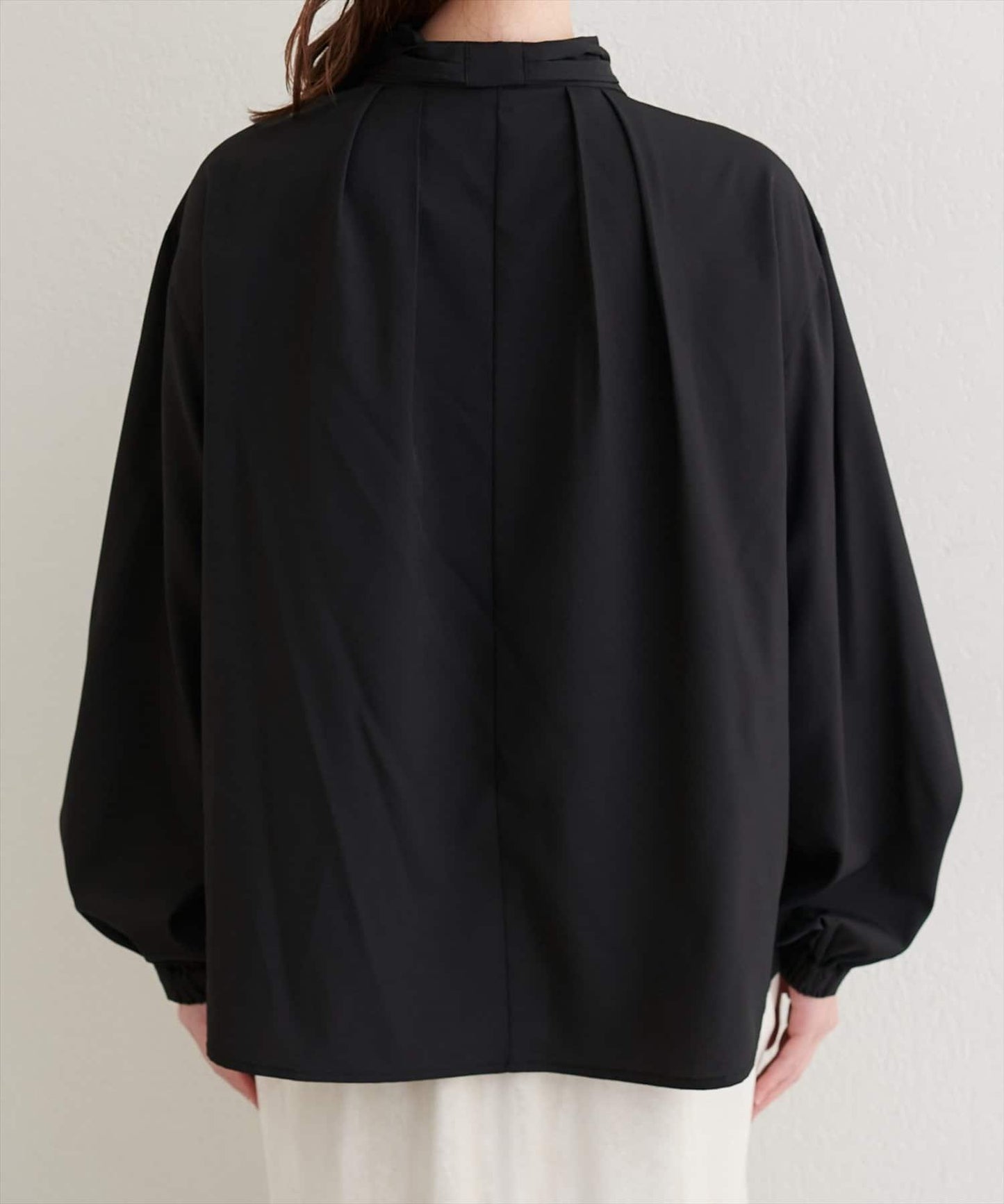 蝴蝶結領帶襯衫