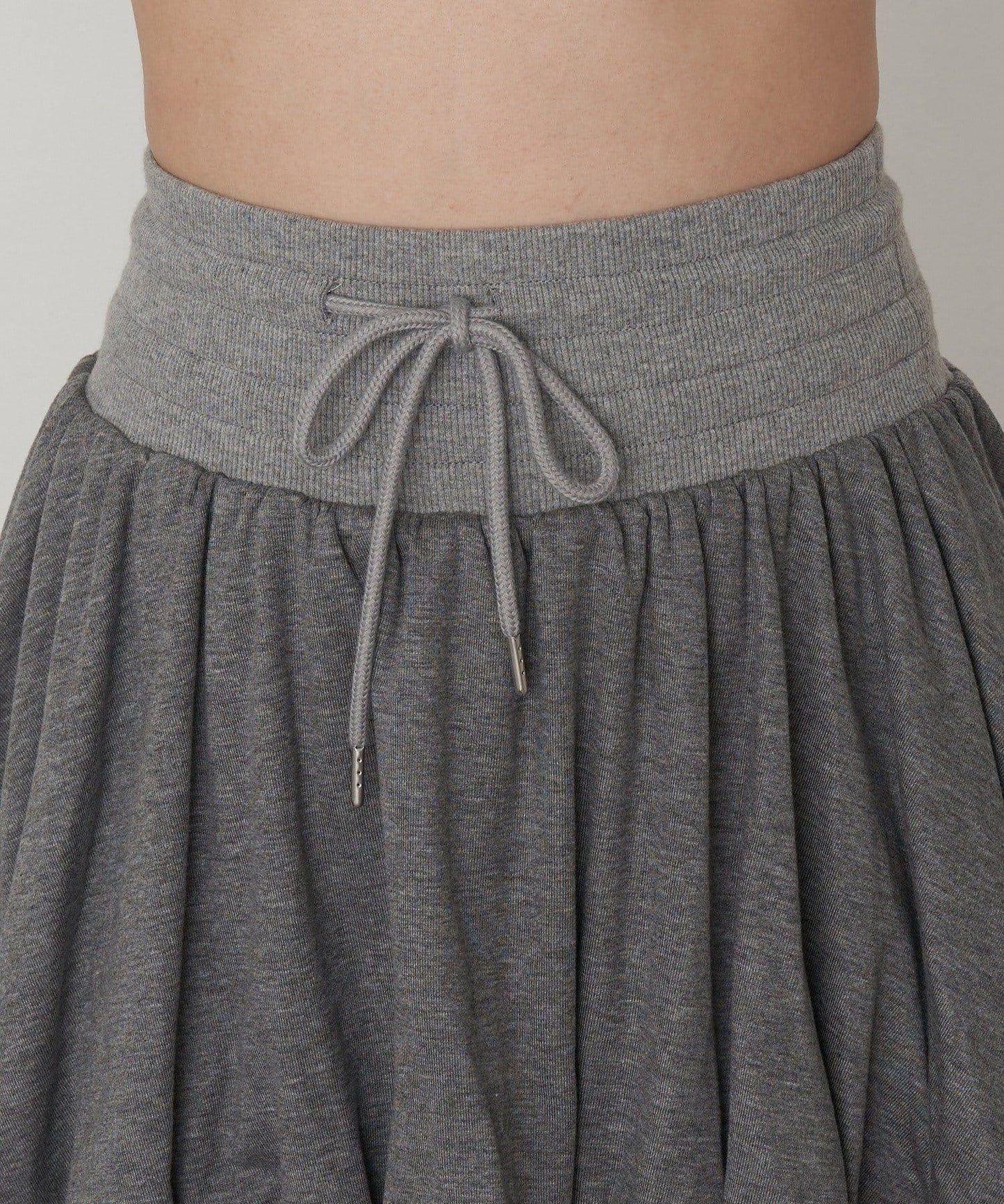 剪裁氣球袖迷你裙褲