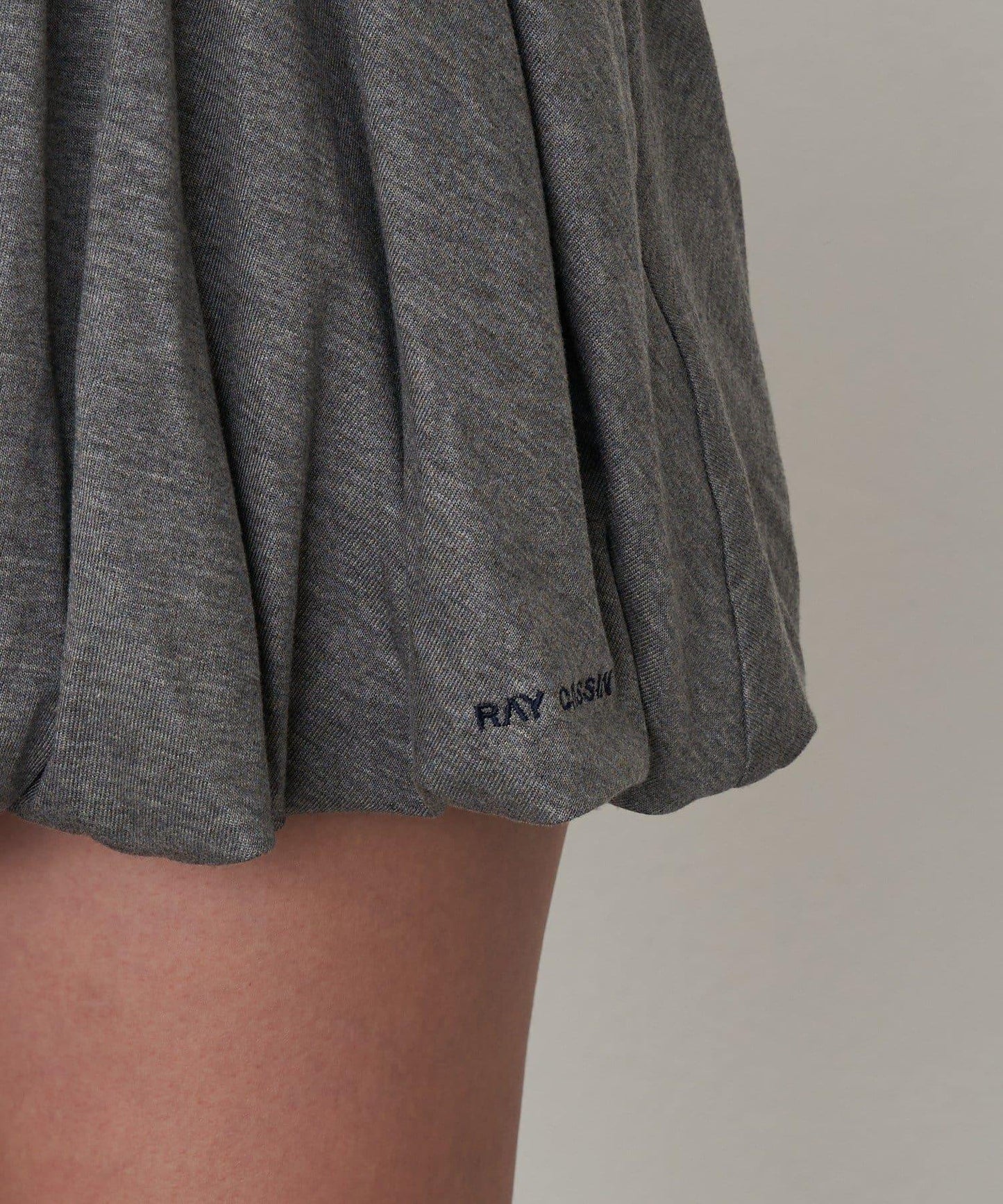 剪裁氣球袖迷你裙褲