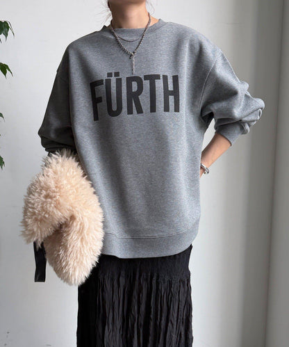 加絨下襬字母上衣