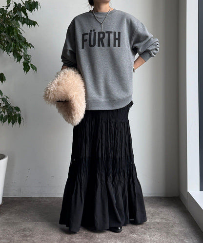 加絨下襬字母上衣