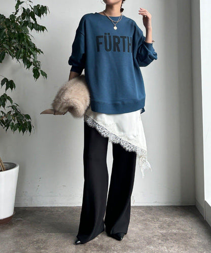 加絨下襬字母上衣