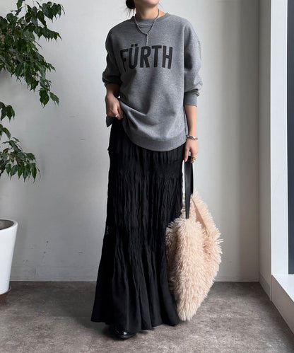 加絨下襬字母上衣