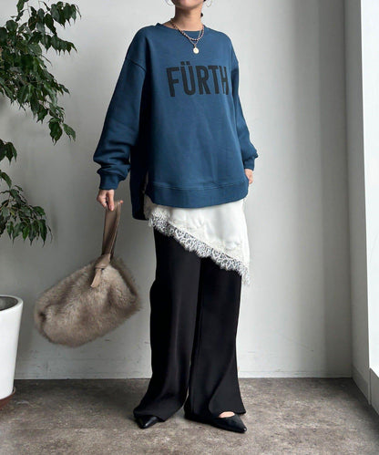 加絨下襬字母上衣