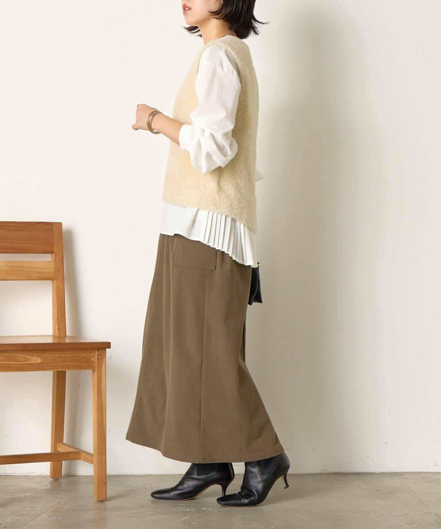 羽毛馬甲套裝襯衫