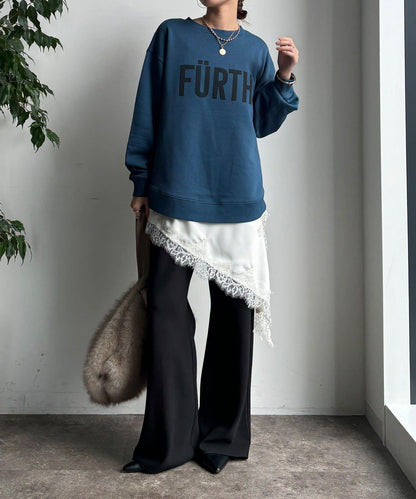 加絨下襬字母上衣