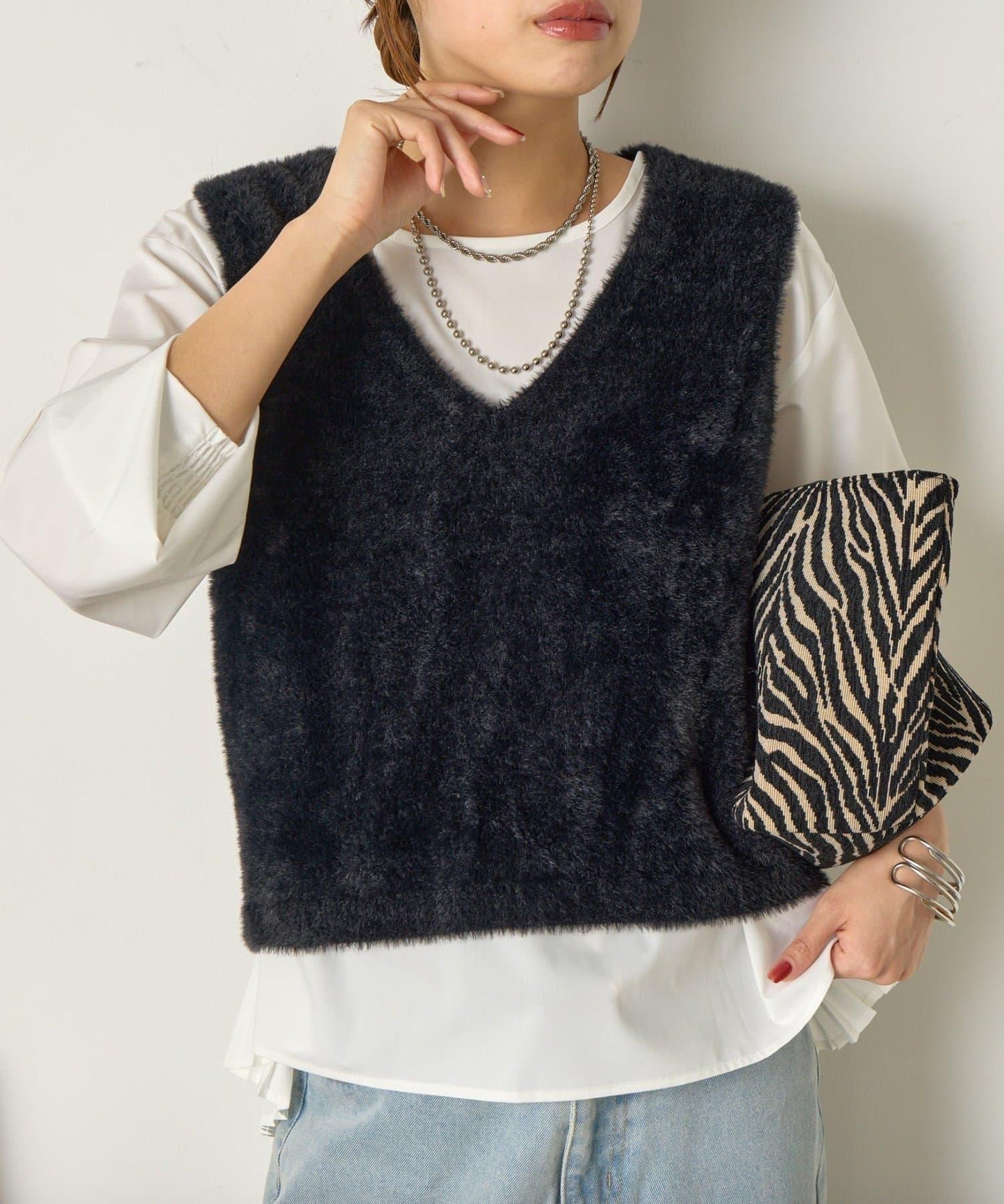 羽毛馬甲套裝襯衫