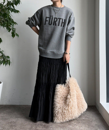 加絨下襬字母上衣