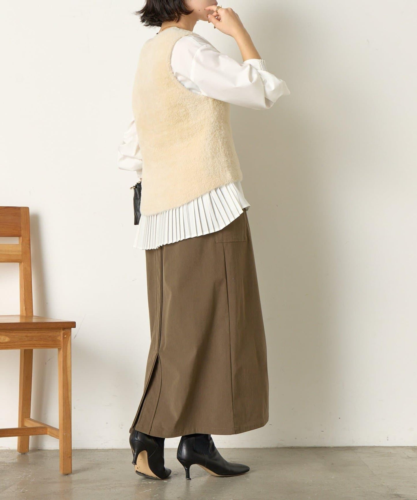 羽毛馬甲套裝襯衫