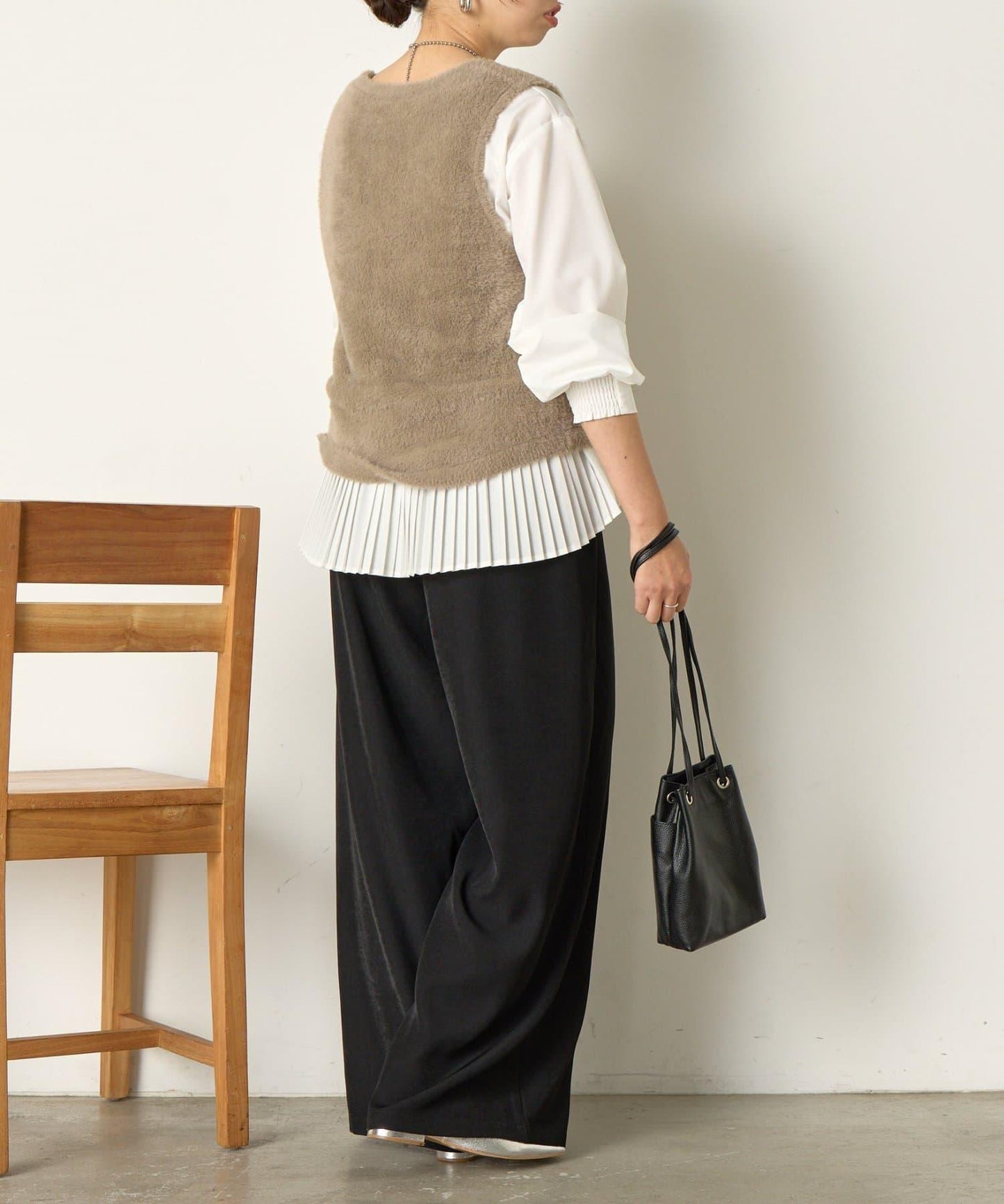 羽毛馬甲套裝襯衫