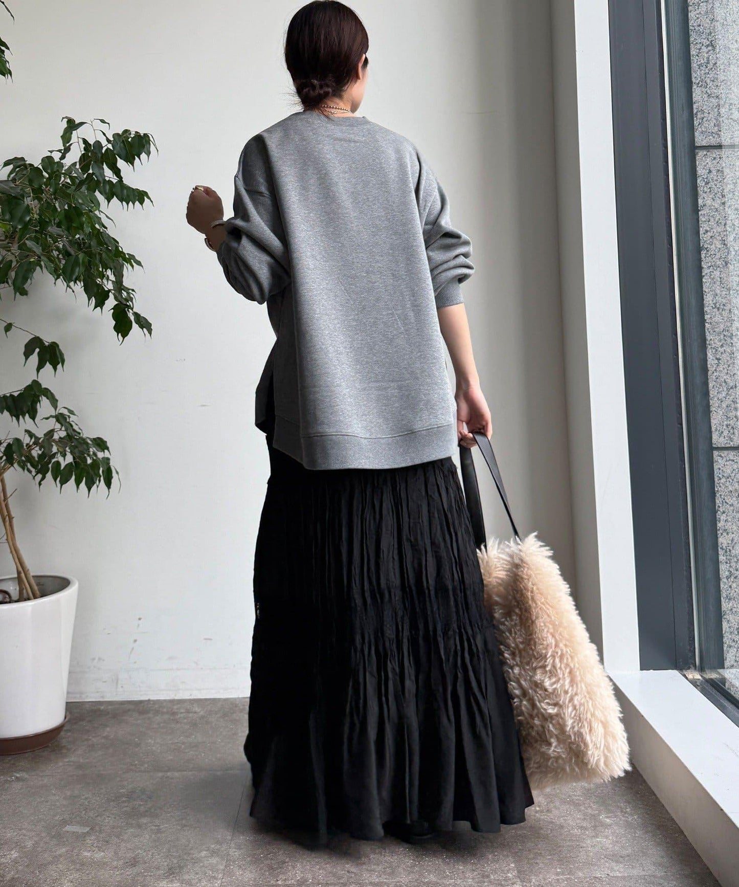 加絨下襬字母上衣