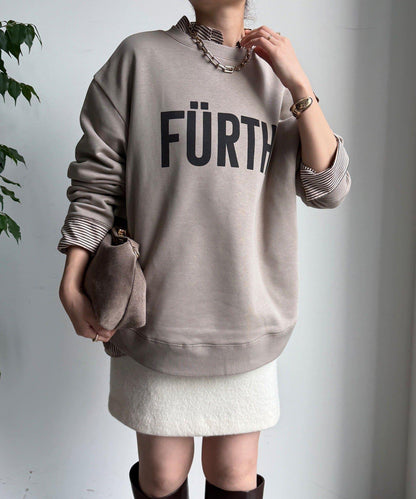 加絨下襬字母上衣