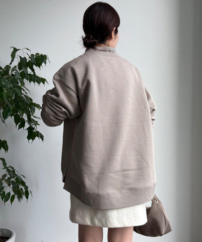 加絨下襬字母上衣