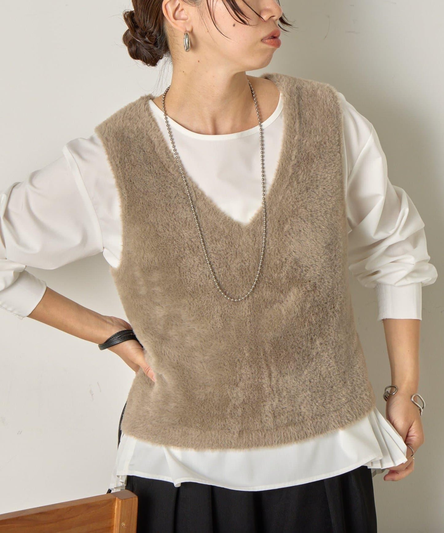 羽毛馬甲套裝襯衫