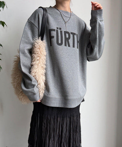 加絨下襬字母上衣