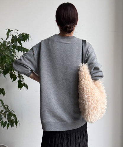 加絨下襬字母上衣