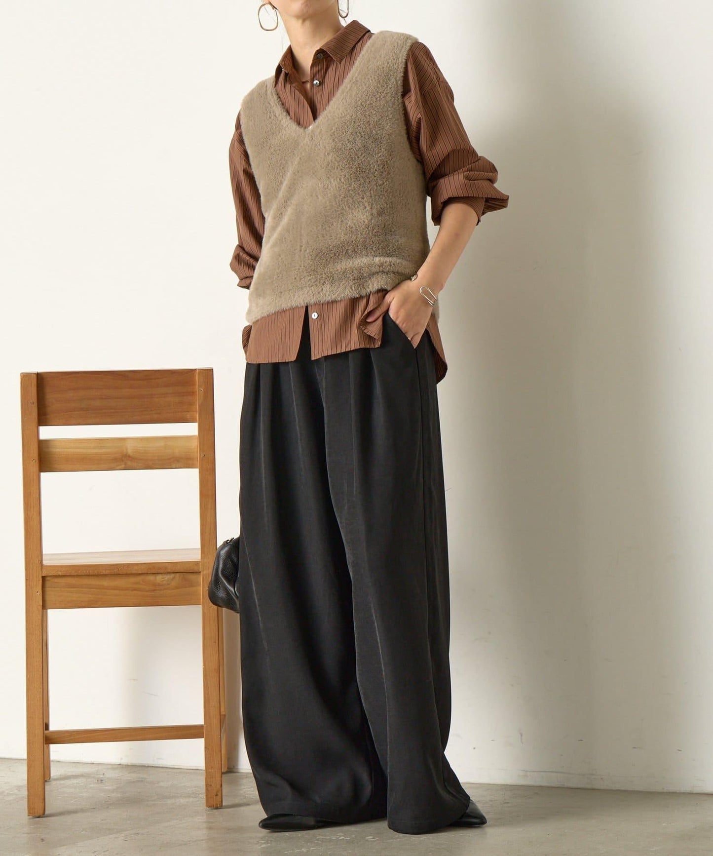 羽毛馬甲套裝襯衫