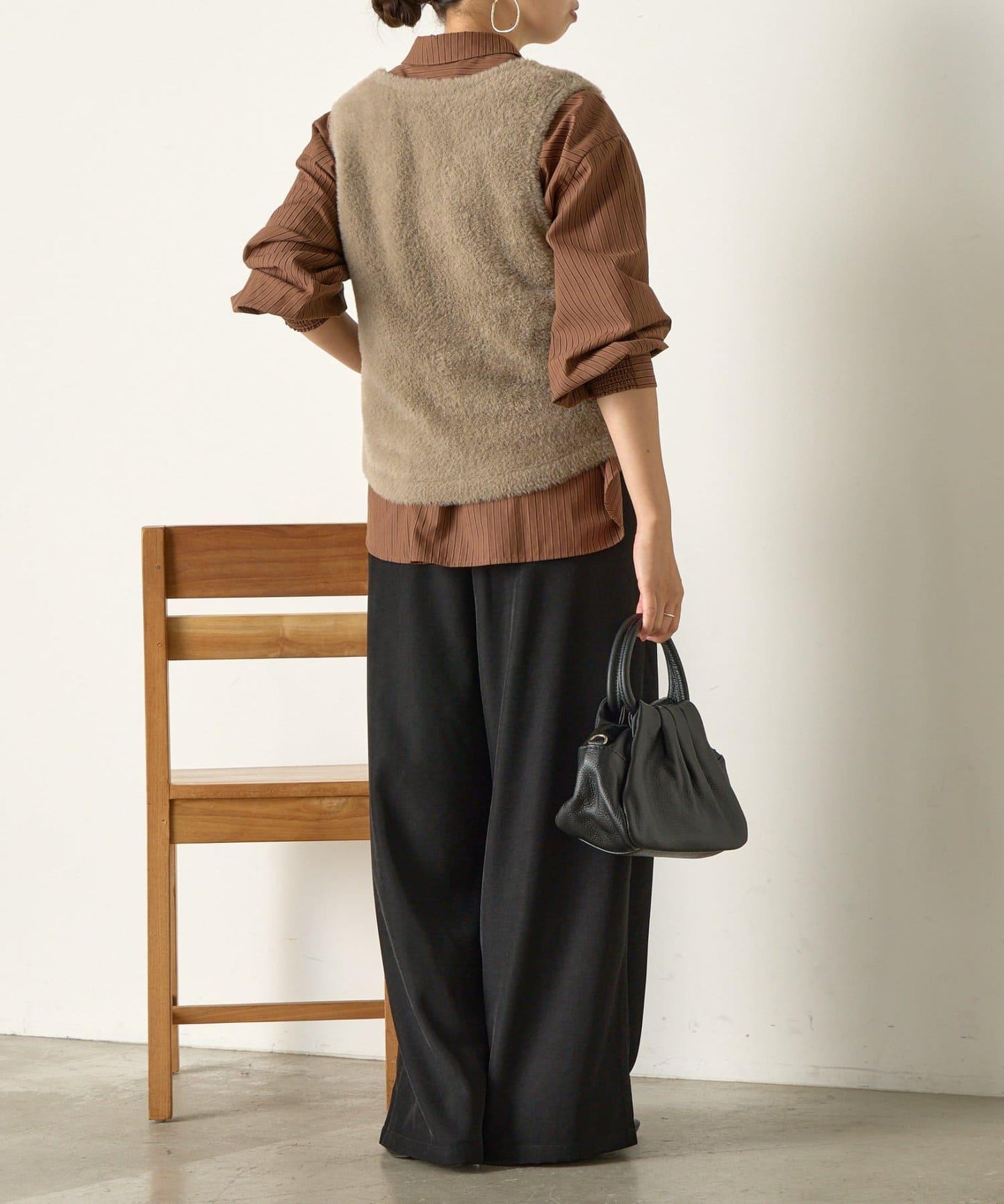 羽毛馬甲套裝襯衫