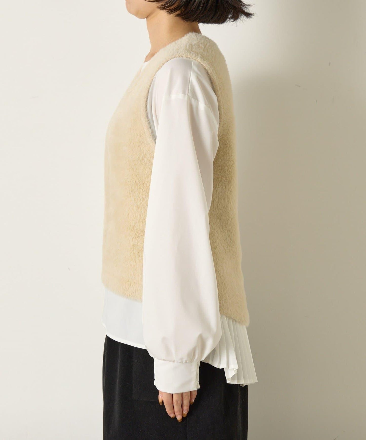 羽毛馬甲套裝襯衫