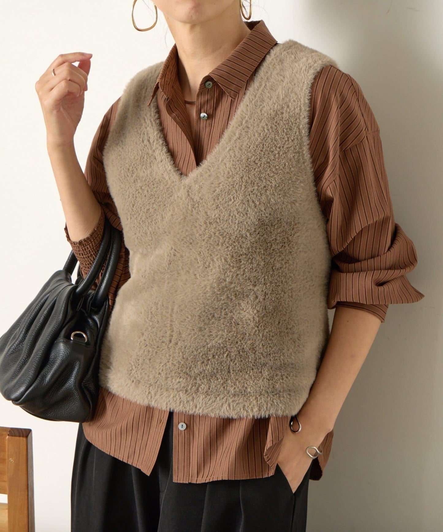 羽毛馬甲套裝襯衫