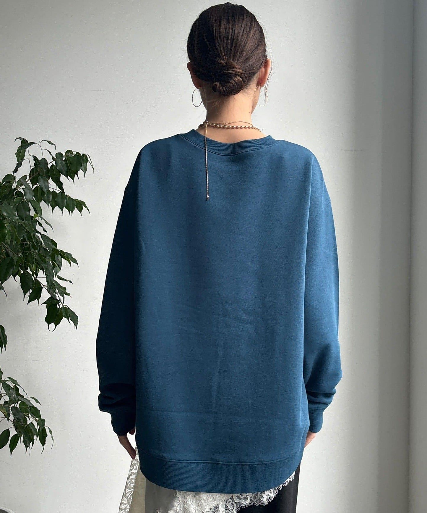 加絨下襬字母上衣