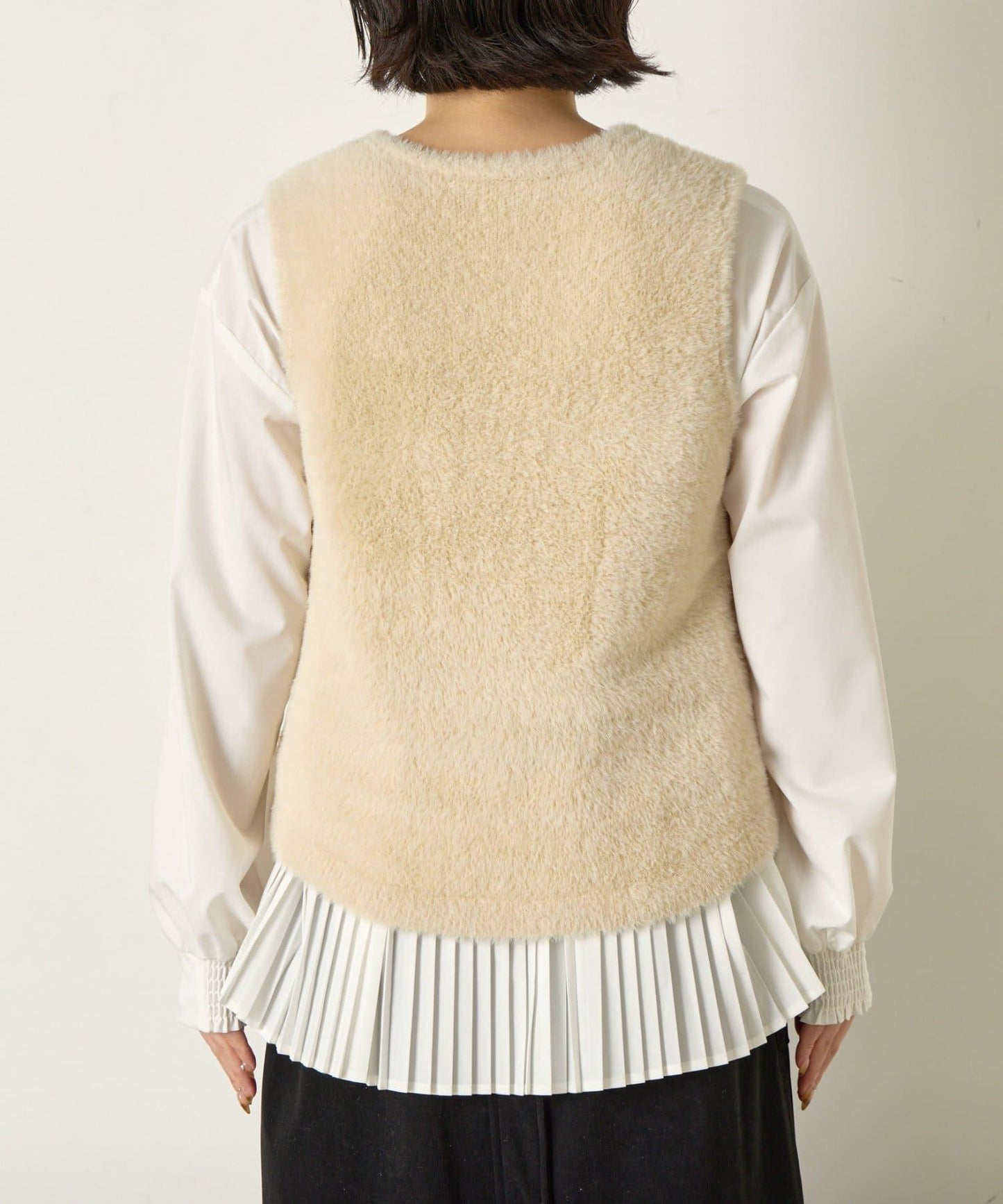 羽毛馬甲套裝襯衫