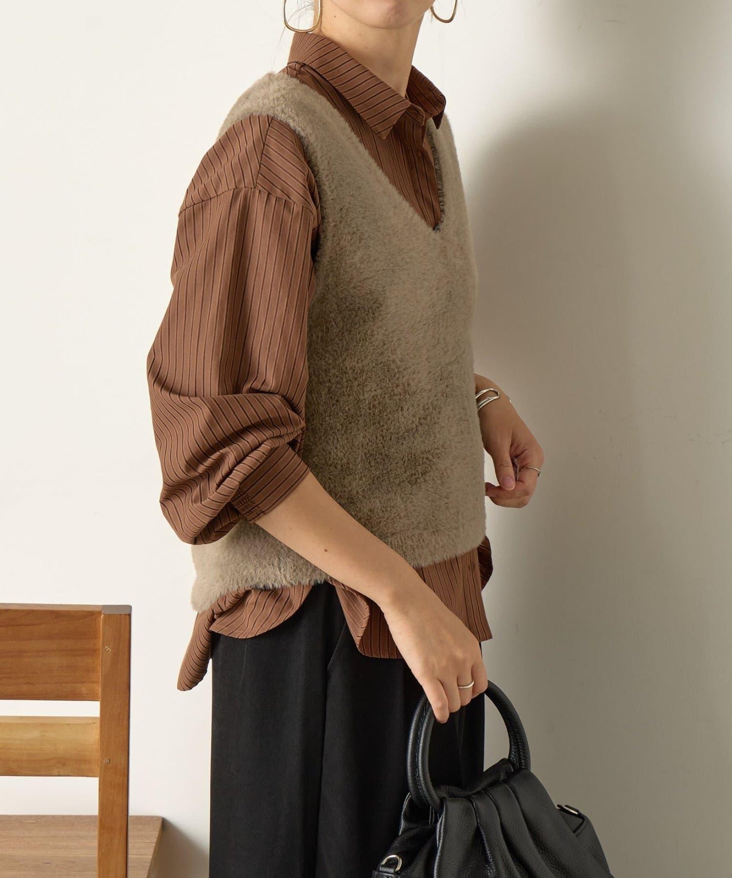 羽毛馬甲套裝襯衫