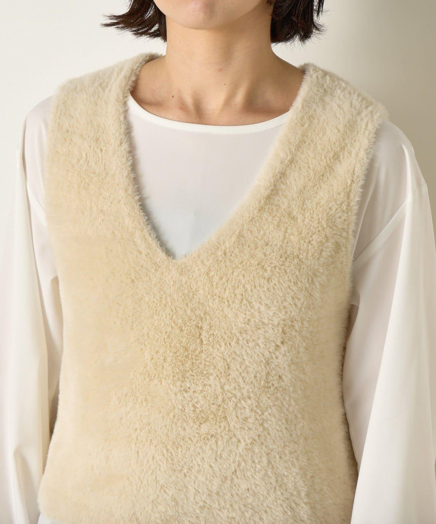 羽毛馬甲套裝襯衫