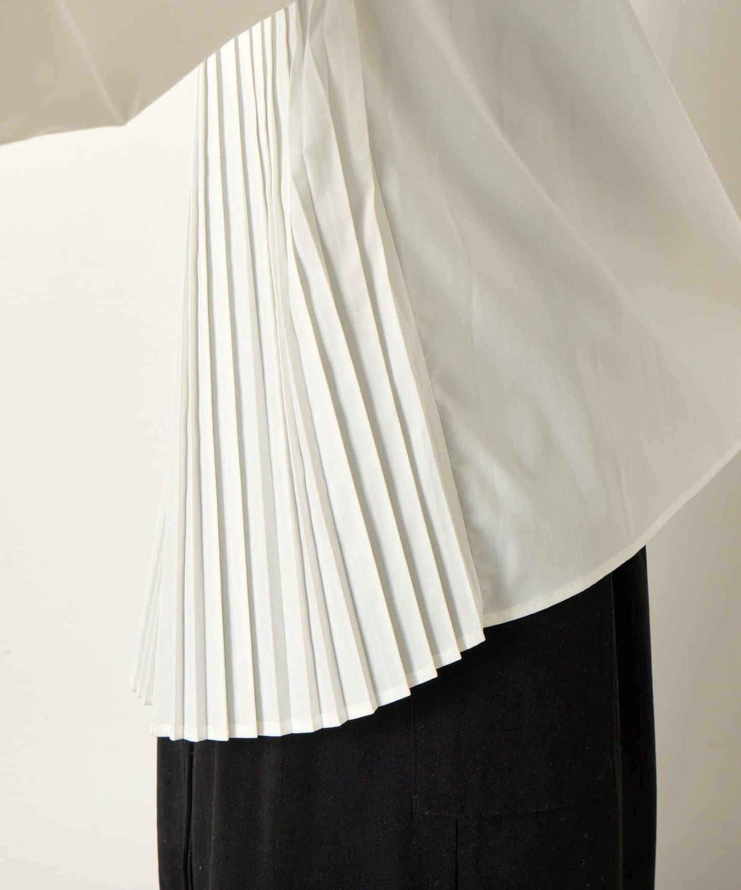 羽毛馬甲套裝襯衫