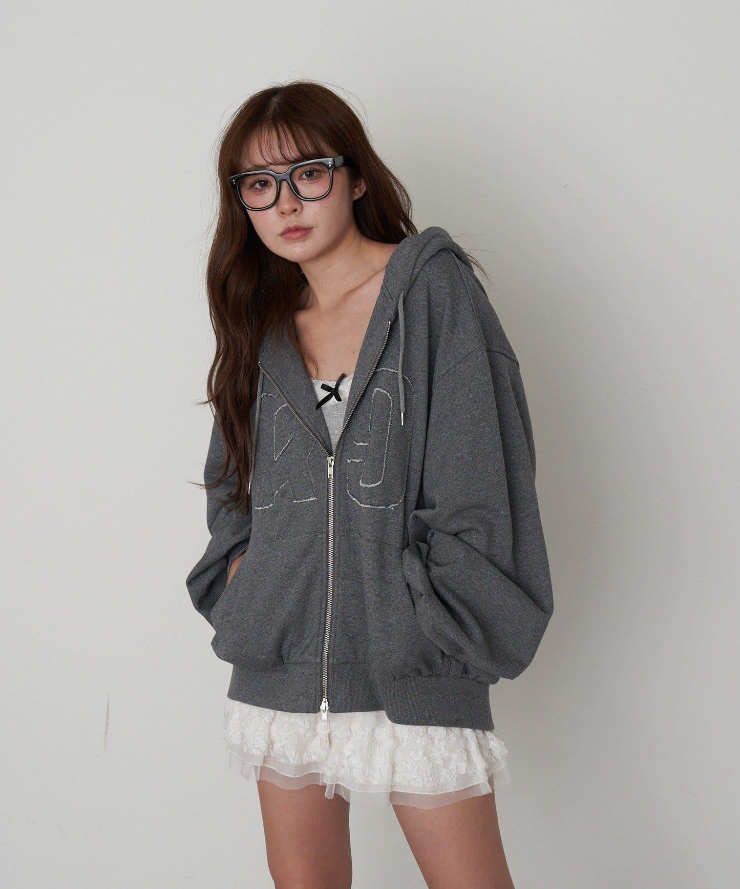 徽標貼布連帽拉鍊衛衣