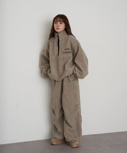 半拉鍊胸部刺繡抓絨衫