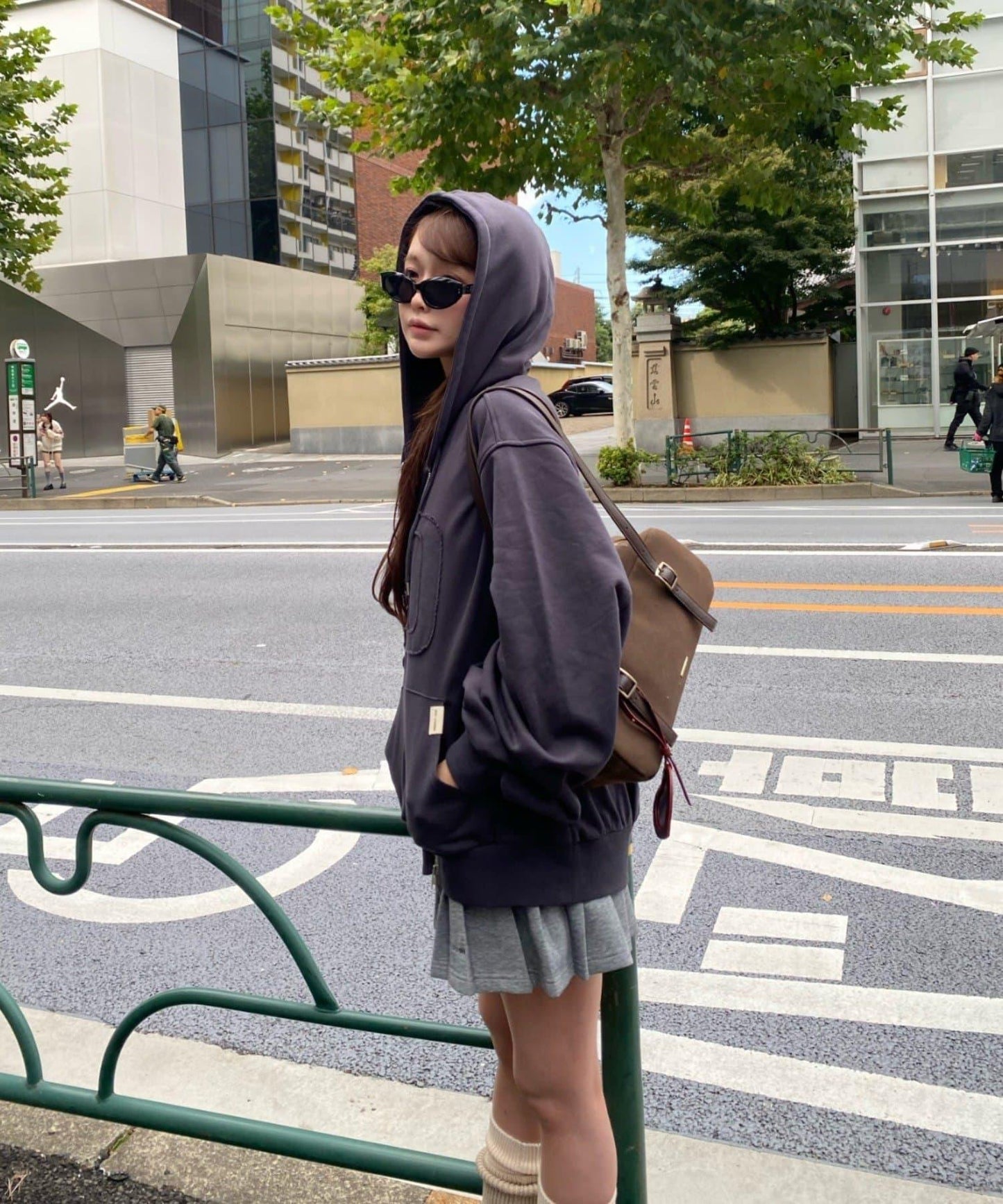 徽標貼布連帽拉鍊衛衣