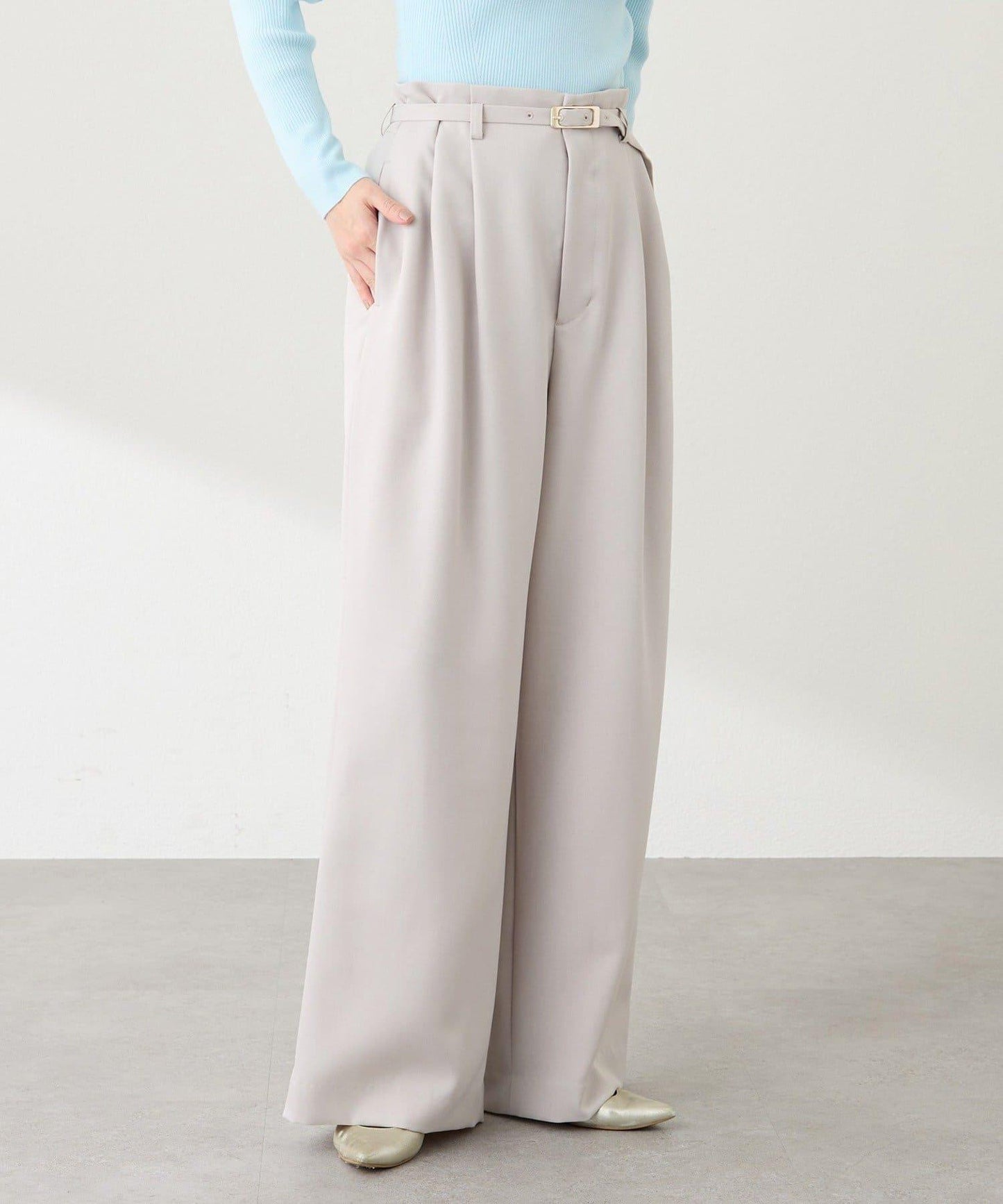 配腰帶寬鬆長褲