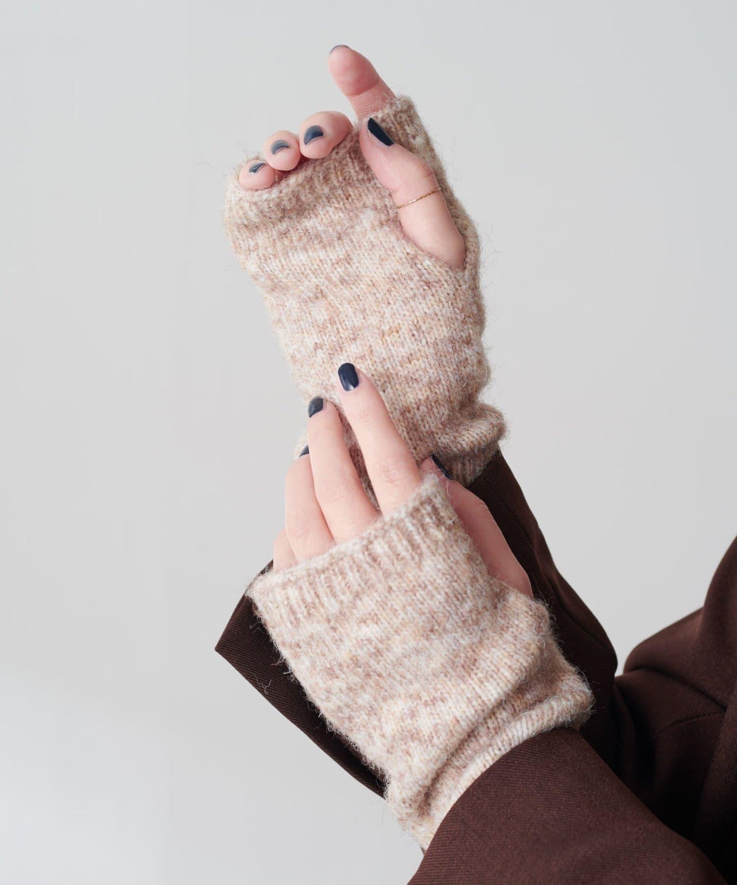 【PAPILLONNER/パピヨネ】護臂暖手套