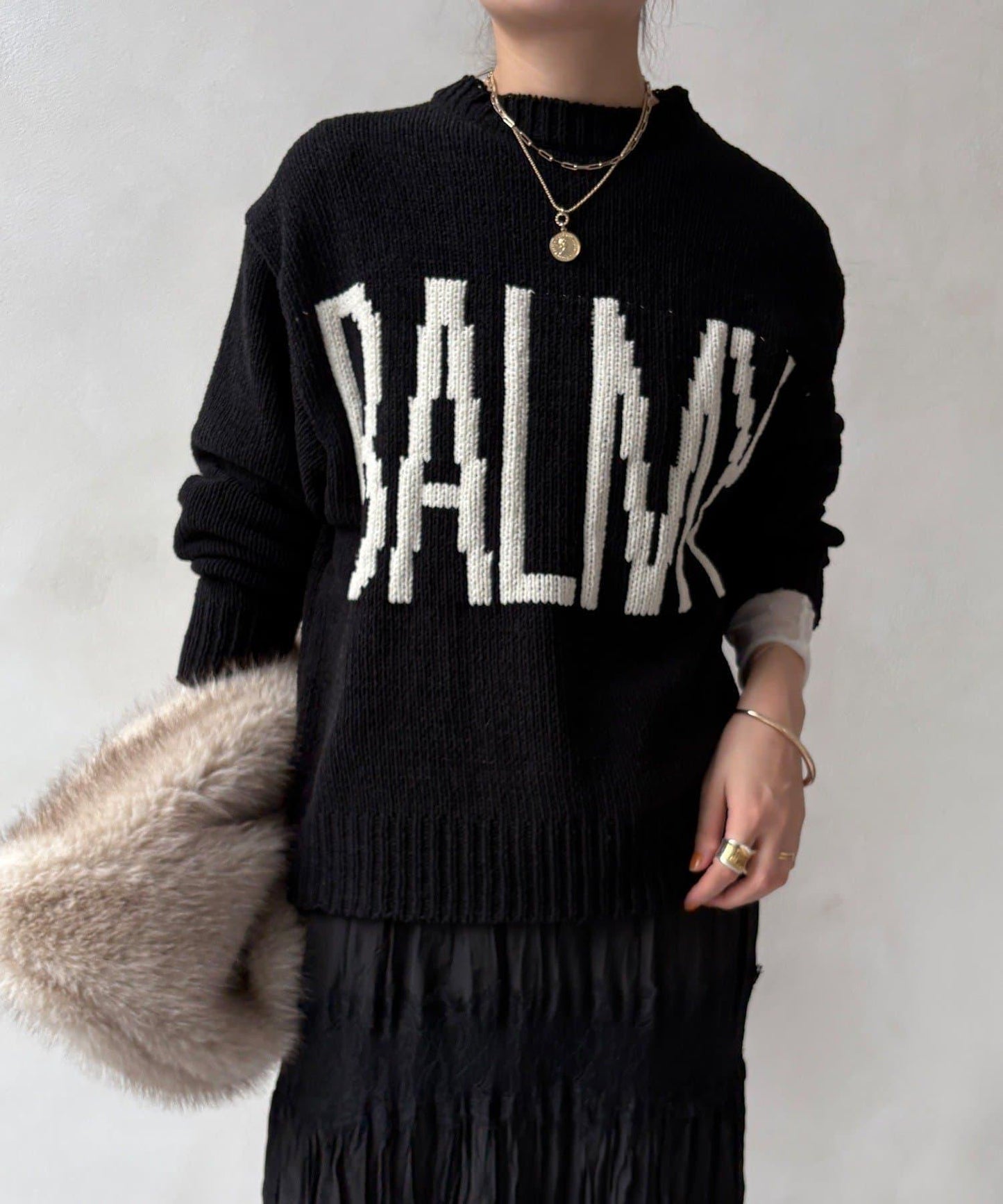 絨球標誌針織衫