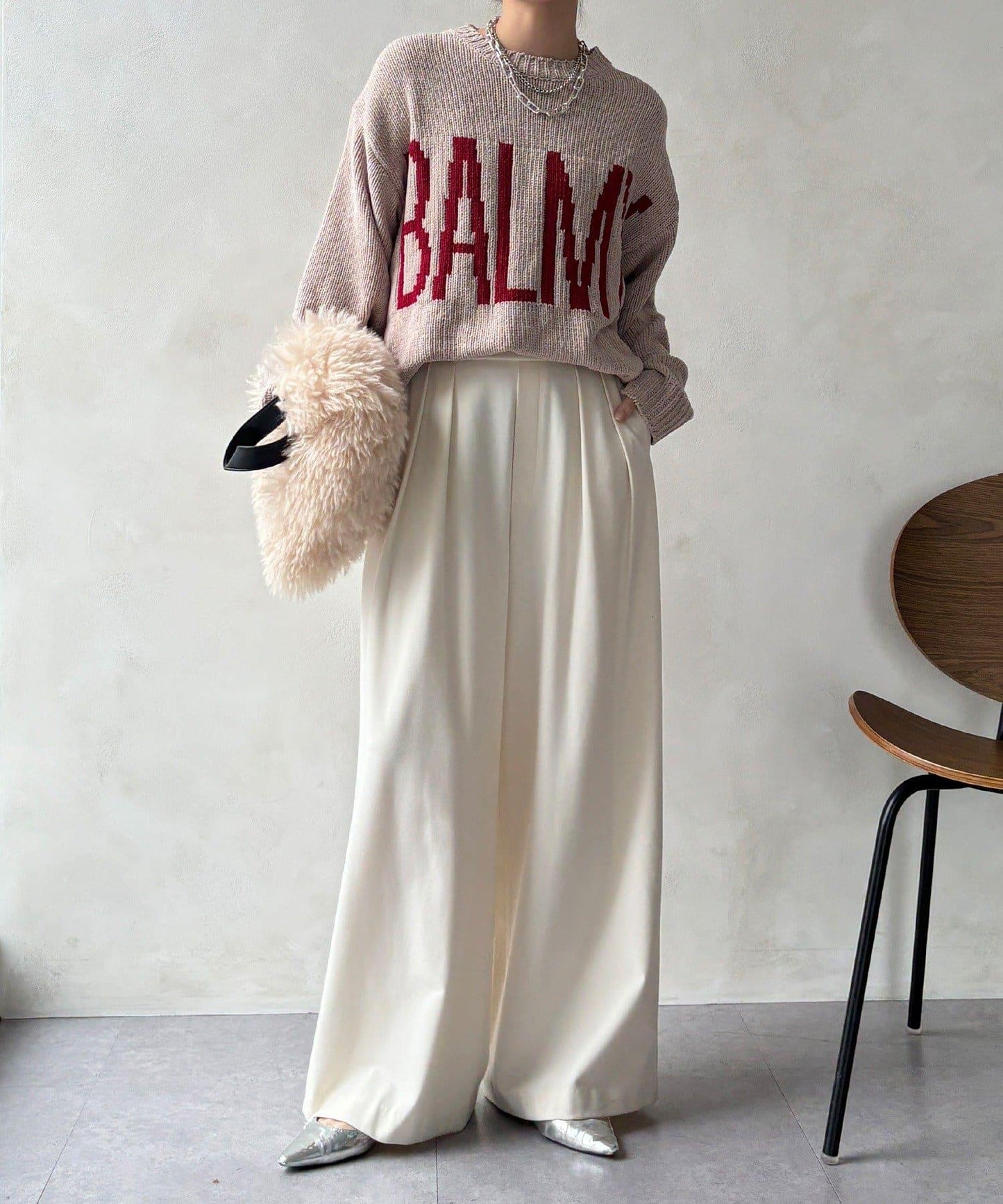 絨球標誌針織衫