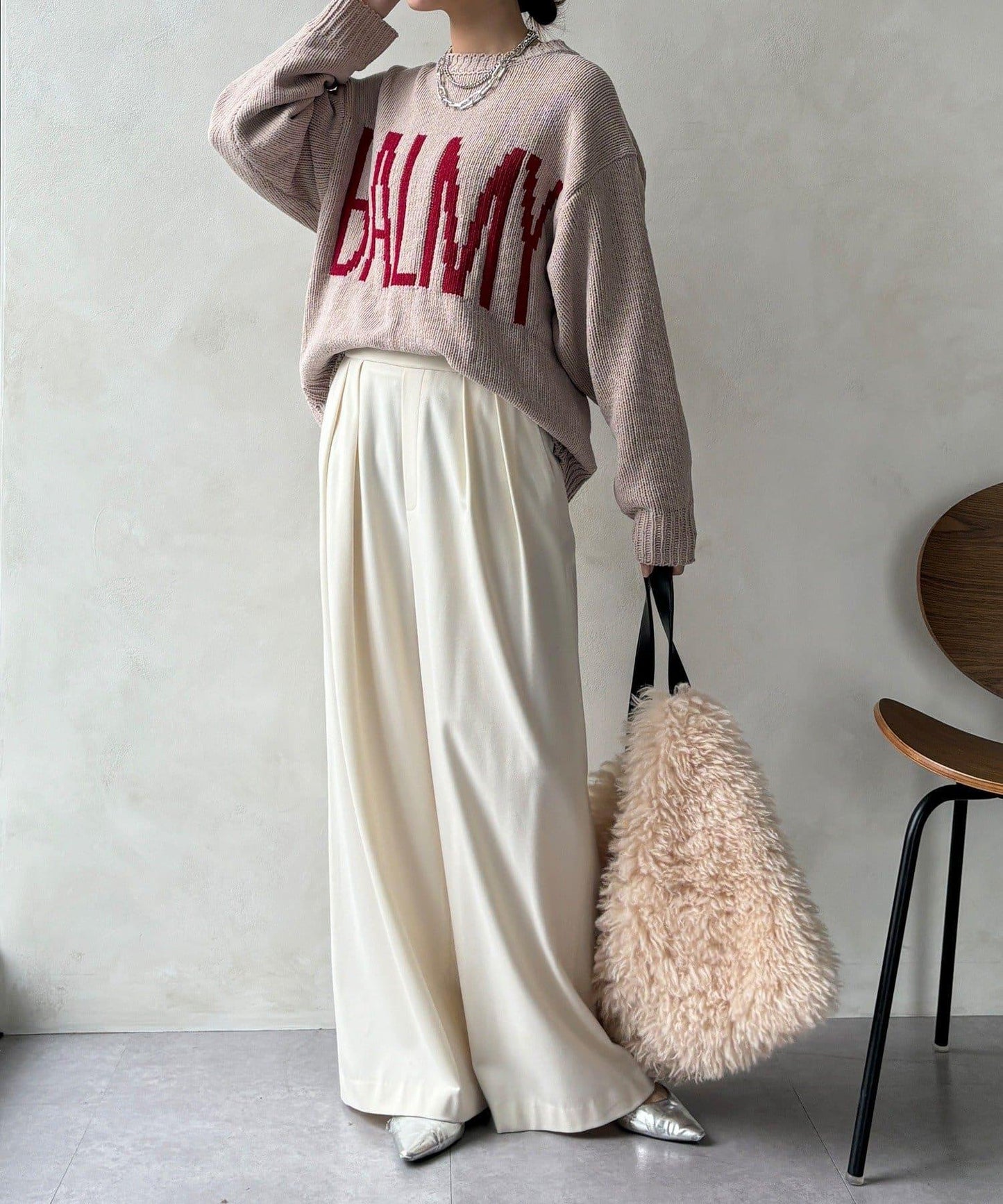 絨球標誌針織衫