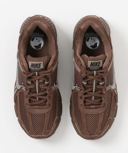 NIKE Zoom Vomero 5 金色