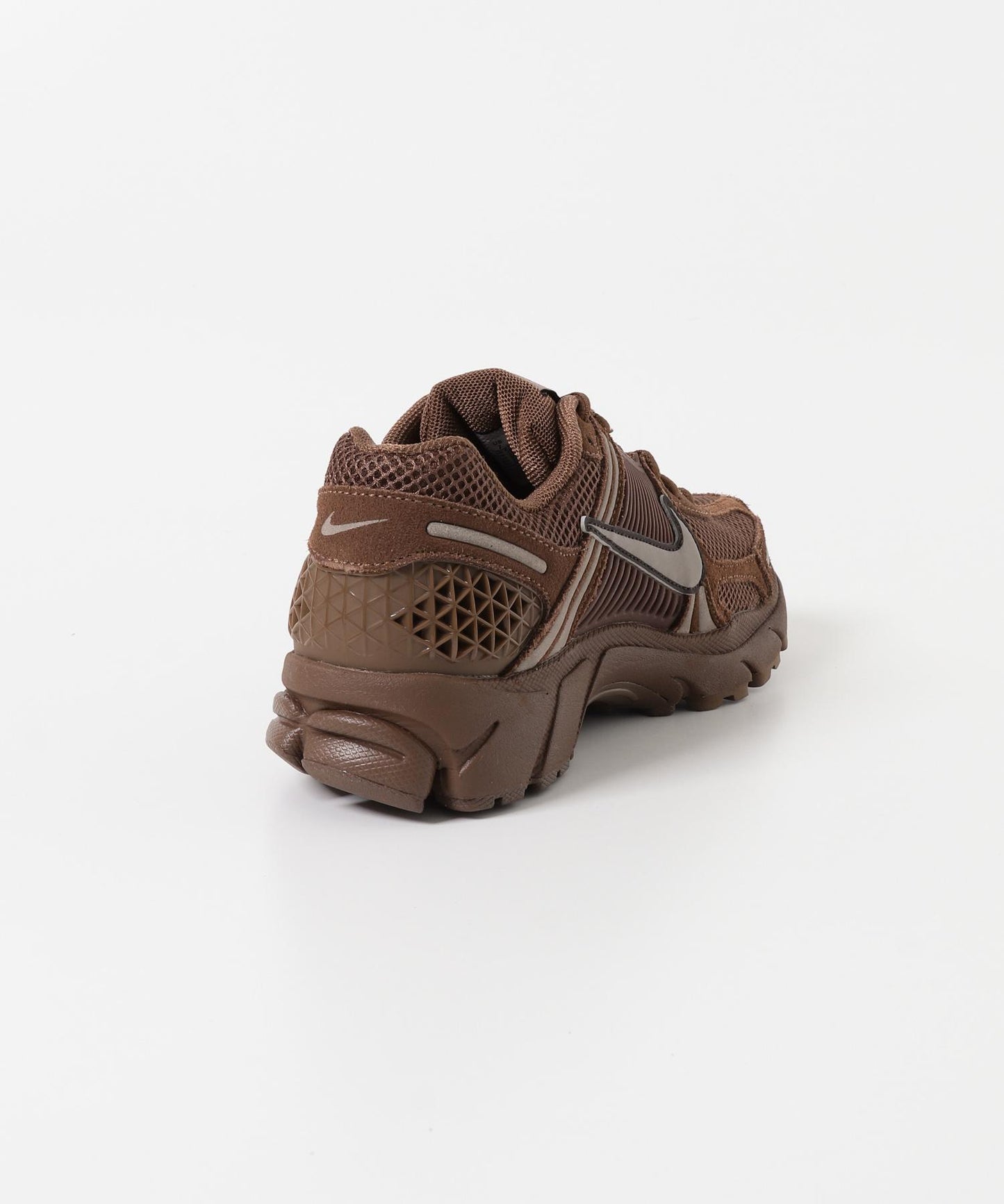 NIKE Zoom Vomero 5 金色