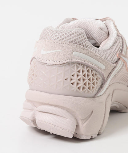 NIKE Zoom Vomero 5 金色